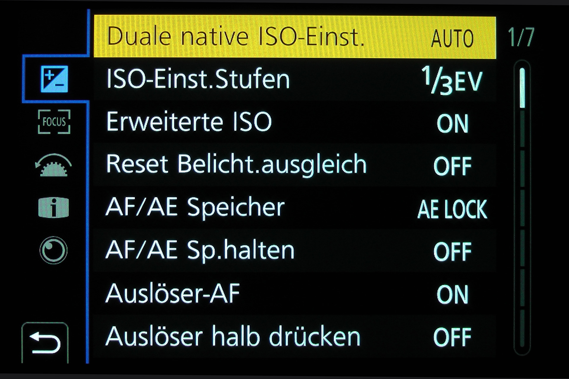 Panasonic-Lumix-GH5S-Low-Light-Fähigkeit: Die Dual-Native-ISO-Technologie entscheidet im Auto-Modus selber, welche der beiden ISO-Grundempfindlichkeiten (ISO 400 oder ISO 2500) angewendet wird.